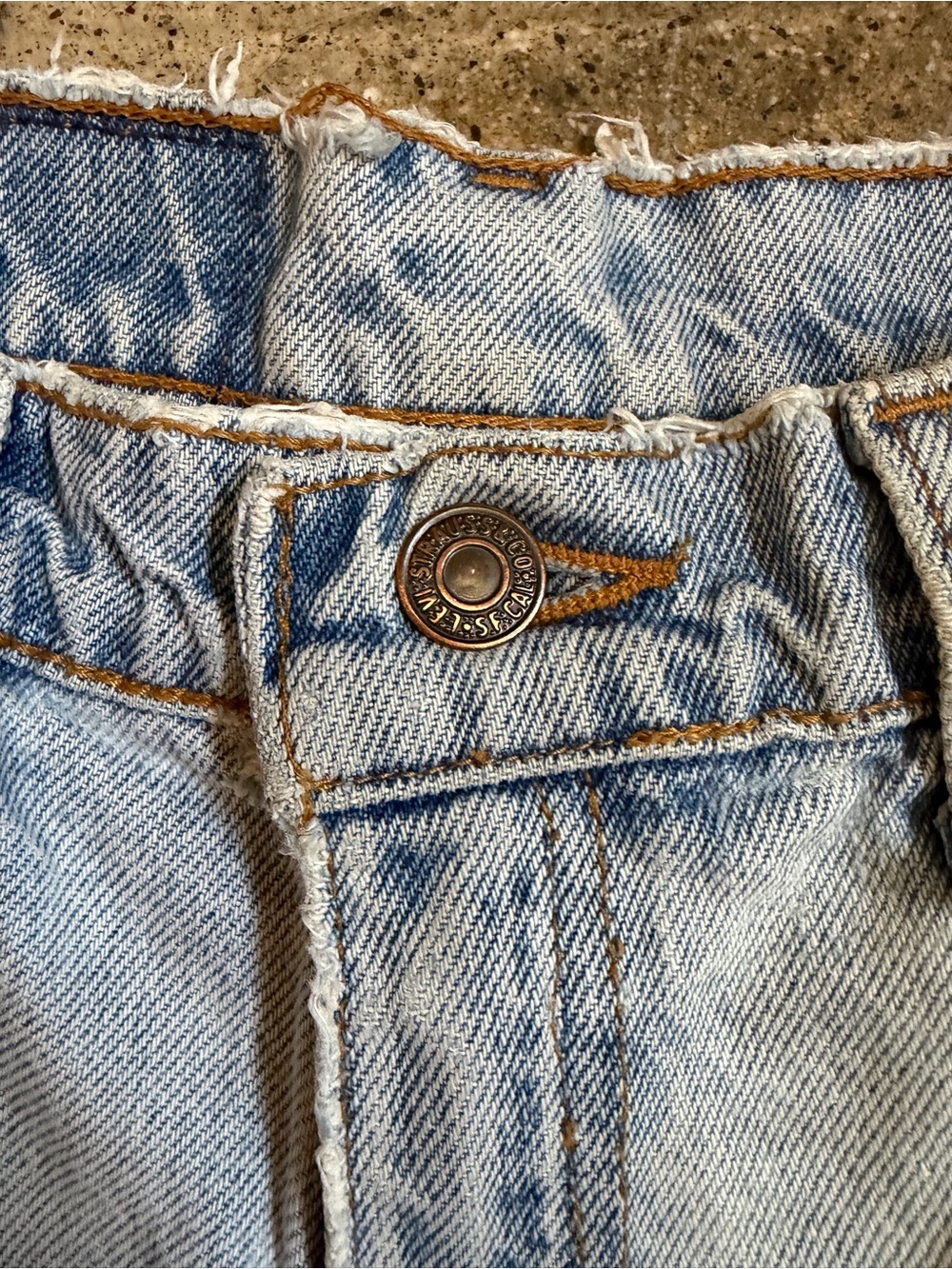 Vintage Levi's 505 Jeans | 90s Boyfriend Denim - Picture 5 of 8
